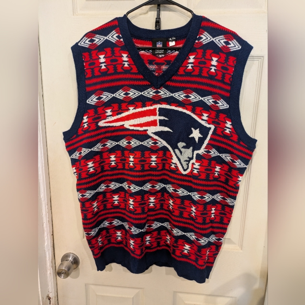 Official NFL Patriots XXL V-Neck Sweater Vest in Great Condition